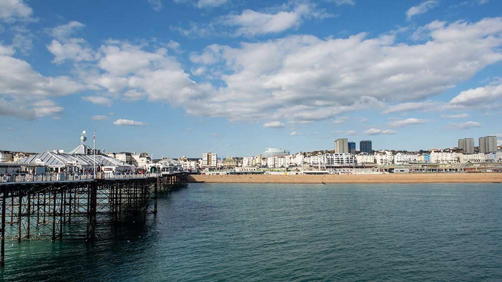 Uitzicht vanaf de pier in Brighton