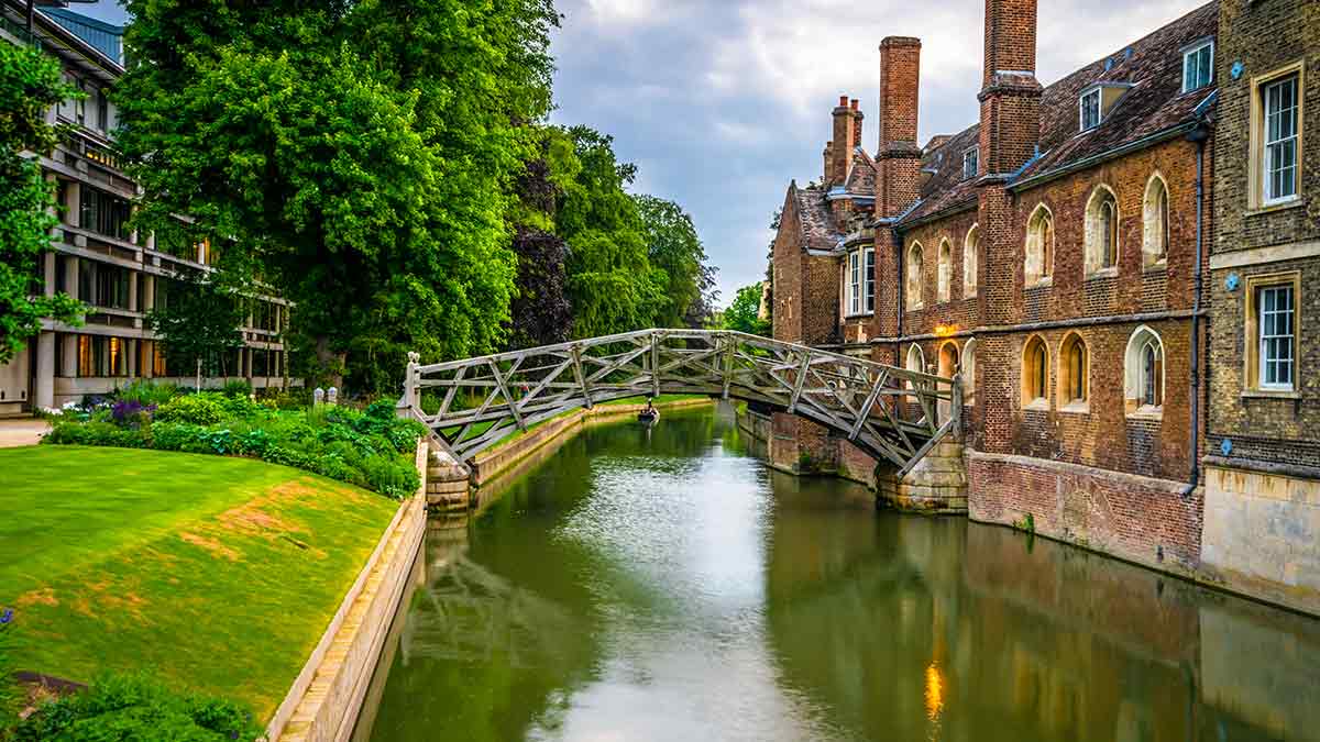 Newtons mathematical bridge in Cambridge