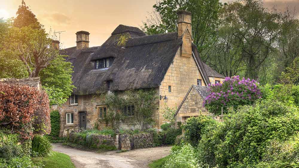 Thatched cottages in Cotswold, Gloucestershire in England