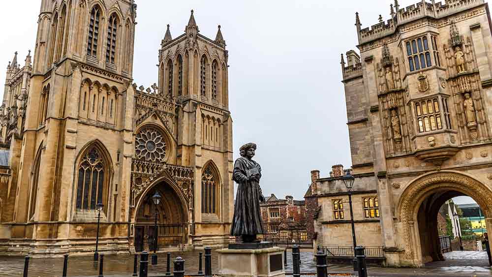 Leer over de Engelse geschiedenis bij een bezoek aan de kathedraal van Bristol