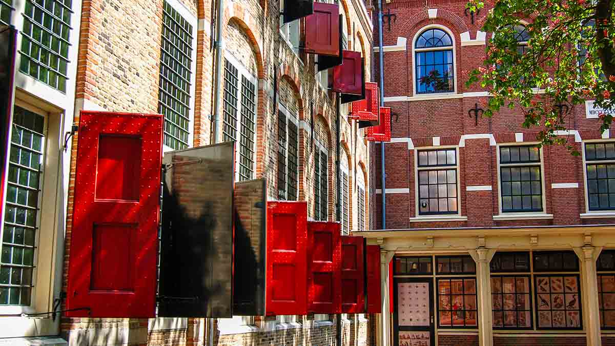 Red shutters in Gouda, the Netherlands